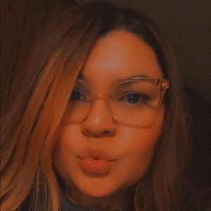 Meet your Posher, Ivette